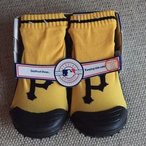 Pirates skidproof shoes